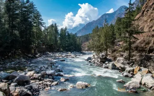 Kasol Trip And Trek To Kheerganga From Delhi 4N/5D टूर पैकेज