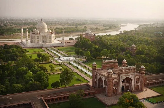 Golden Triangle Tour Package — Delhi Agra Jaipur 3N/4D tour package